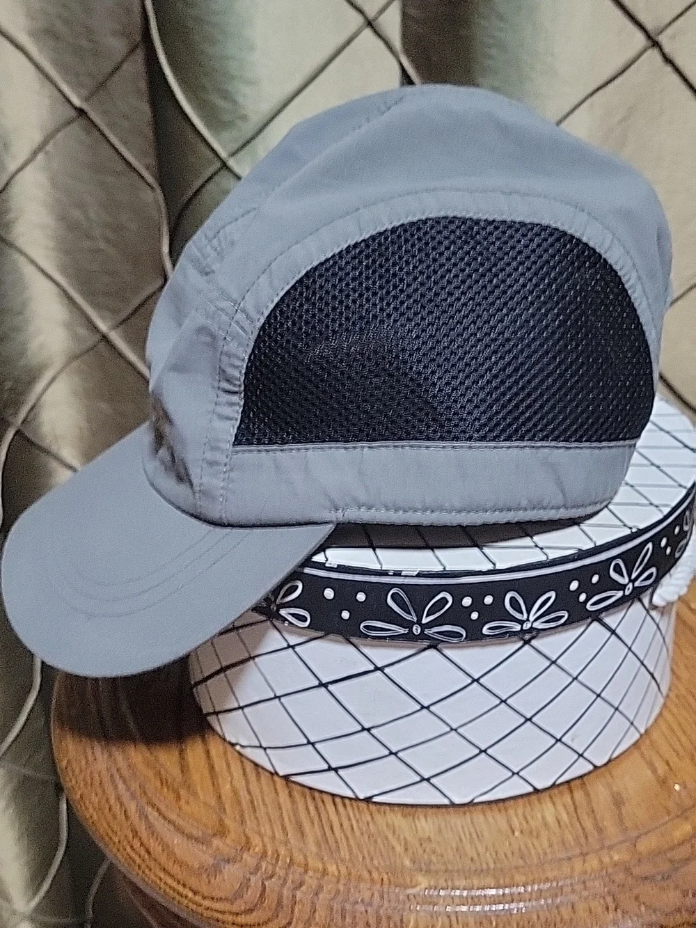 VGUC- Vintage Columbia Youth Lightweight Cap w/Mesh Sides